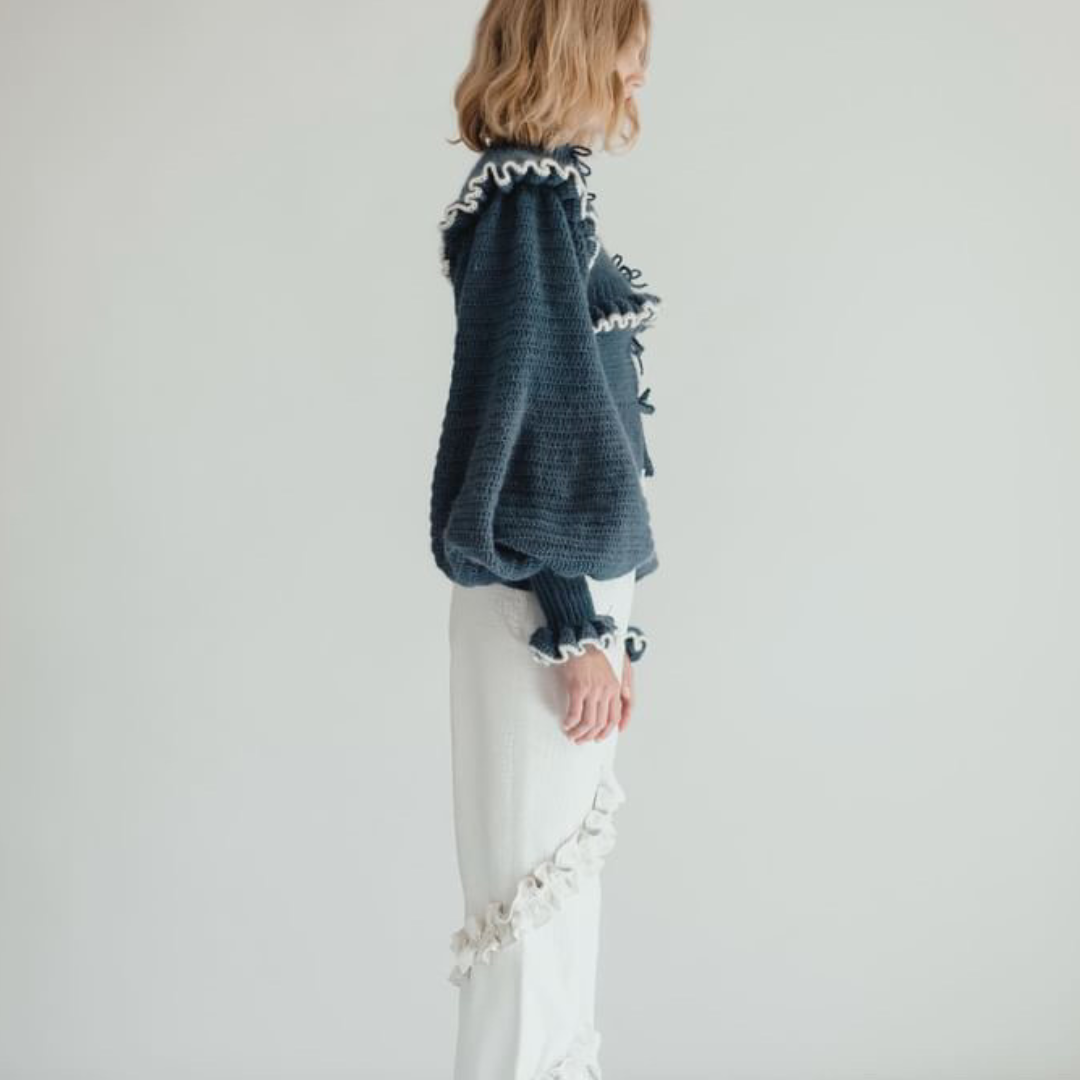 001 THE KNITTED CARDIGAN